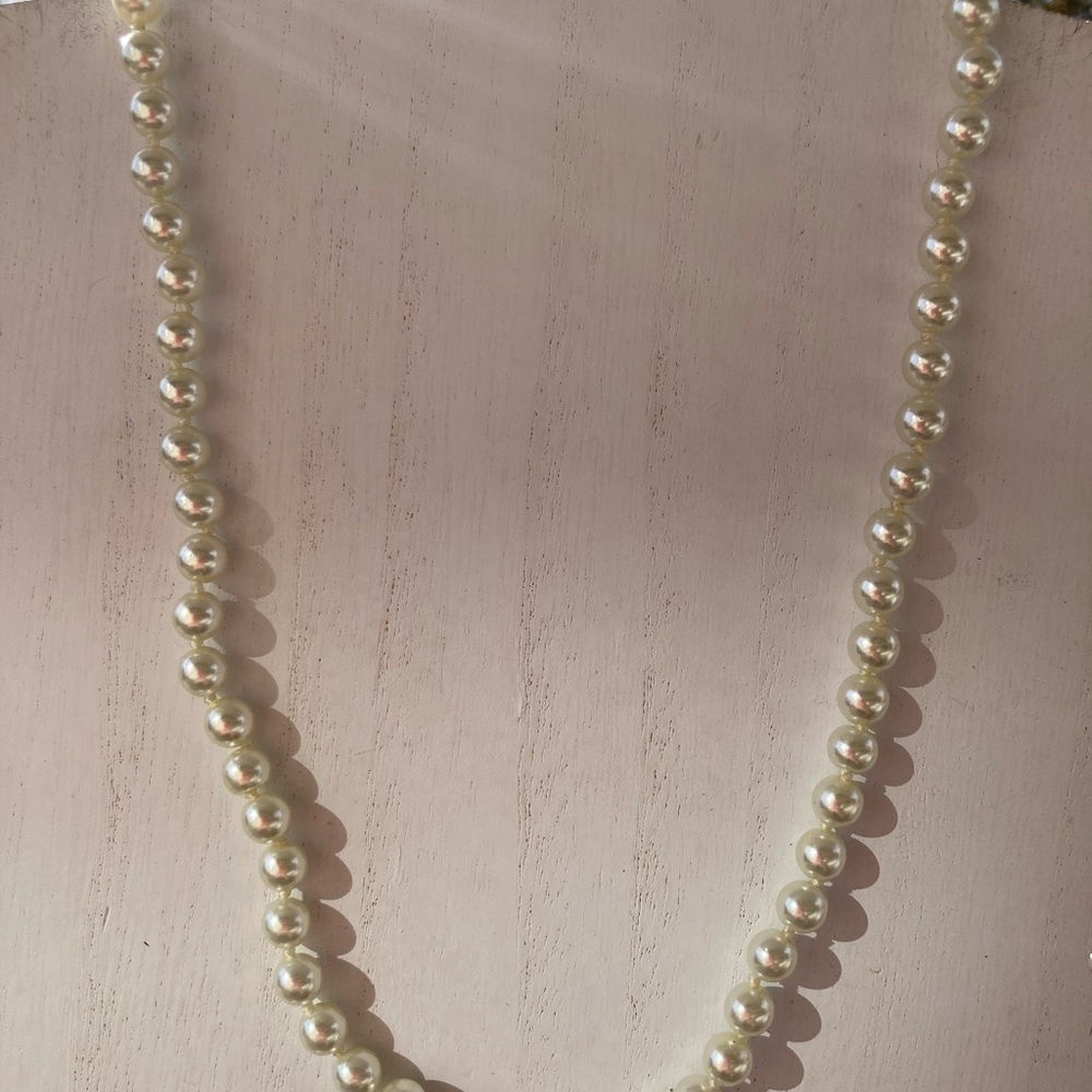 Faux Pearl Necklace White beads 16” long - Picture 2 of 9